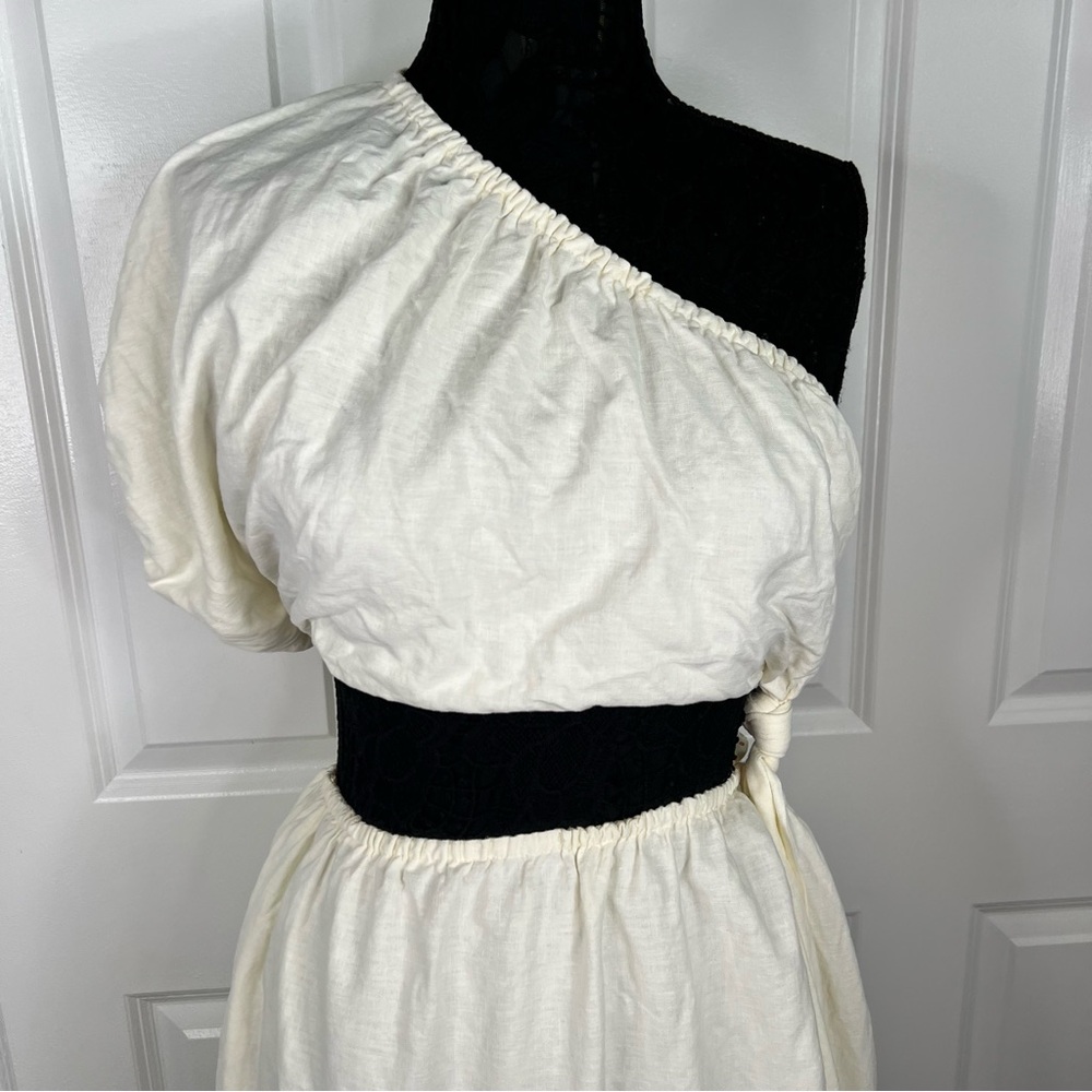FARM Rio Cream One-Shoulder Cutout Maxi Dress - Picture 8 of 13